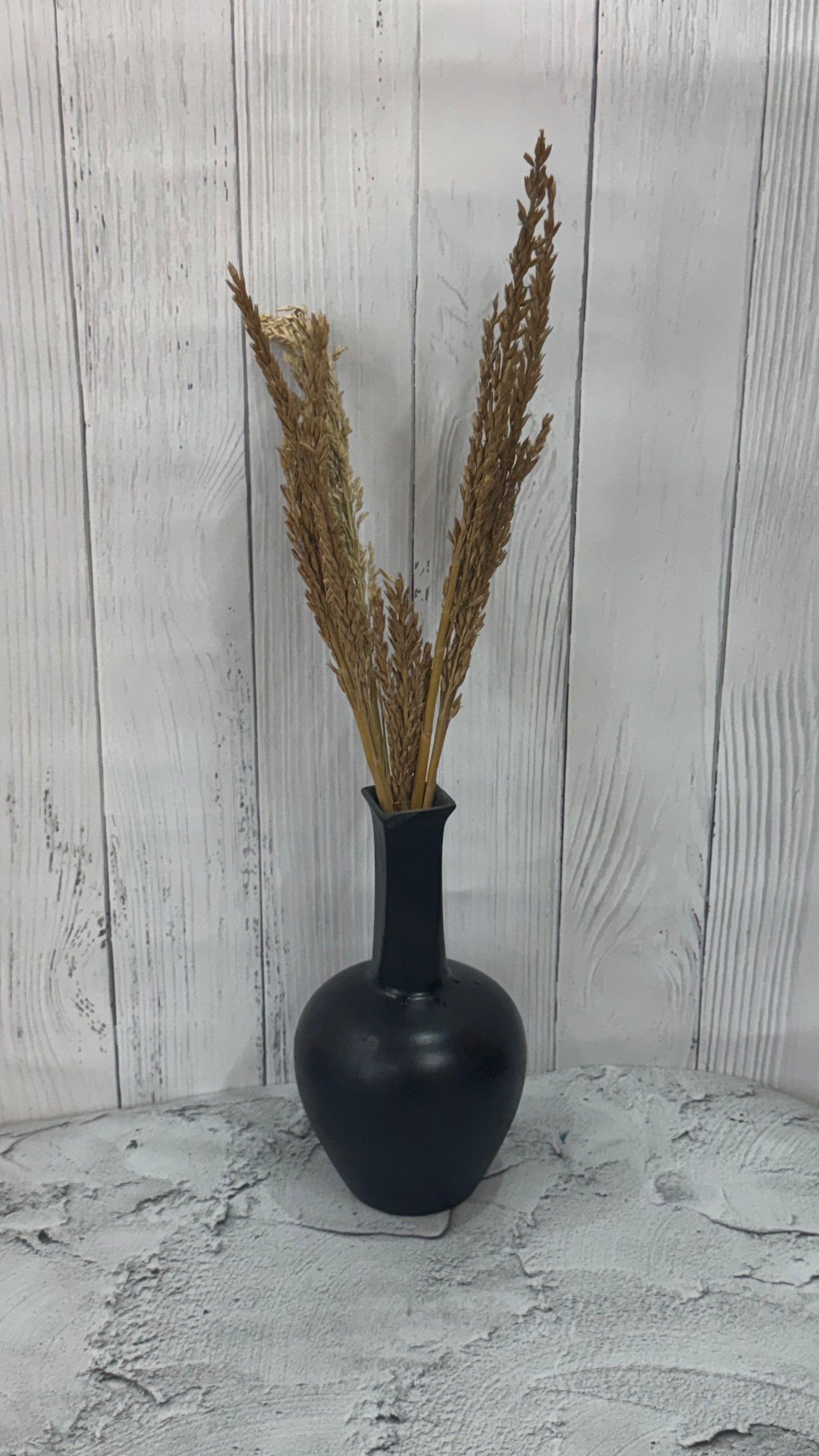 Yubi Sora Black Pot Shaped Vase Matte Finish