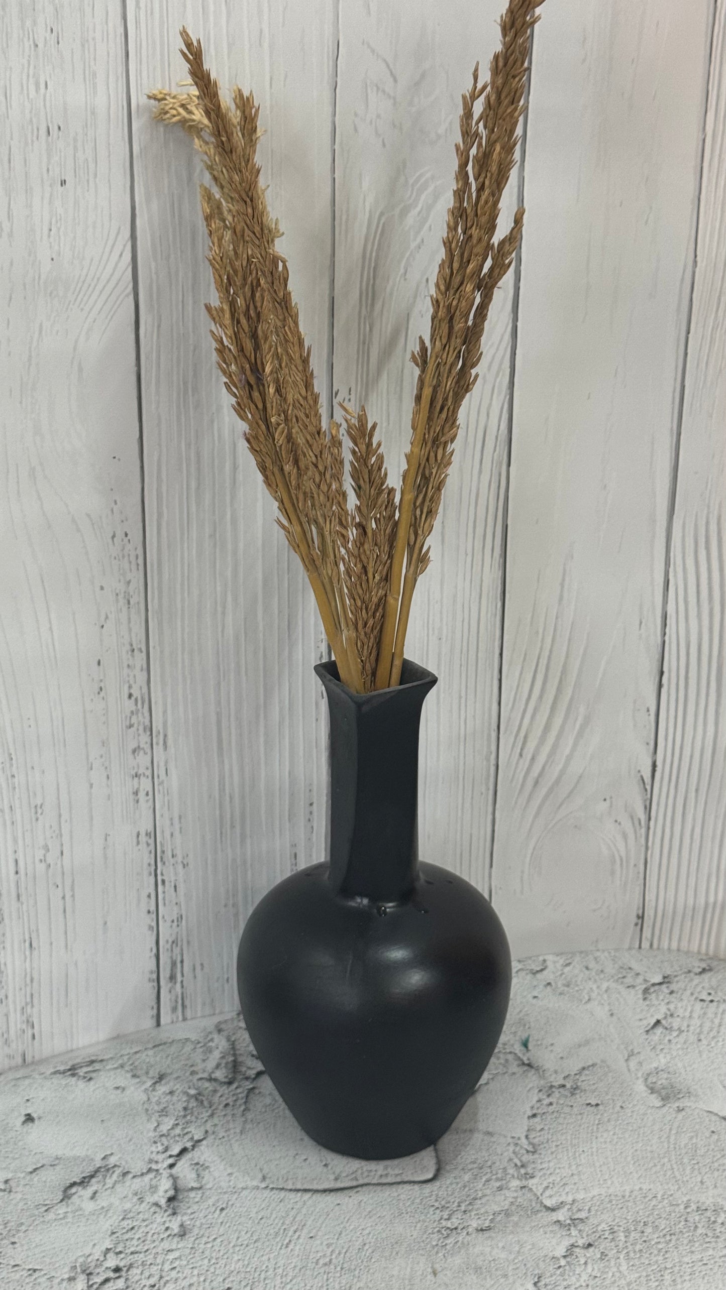 Yubi Sora Black Pot Shaped Vase Matte Finish