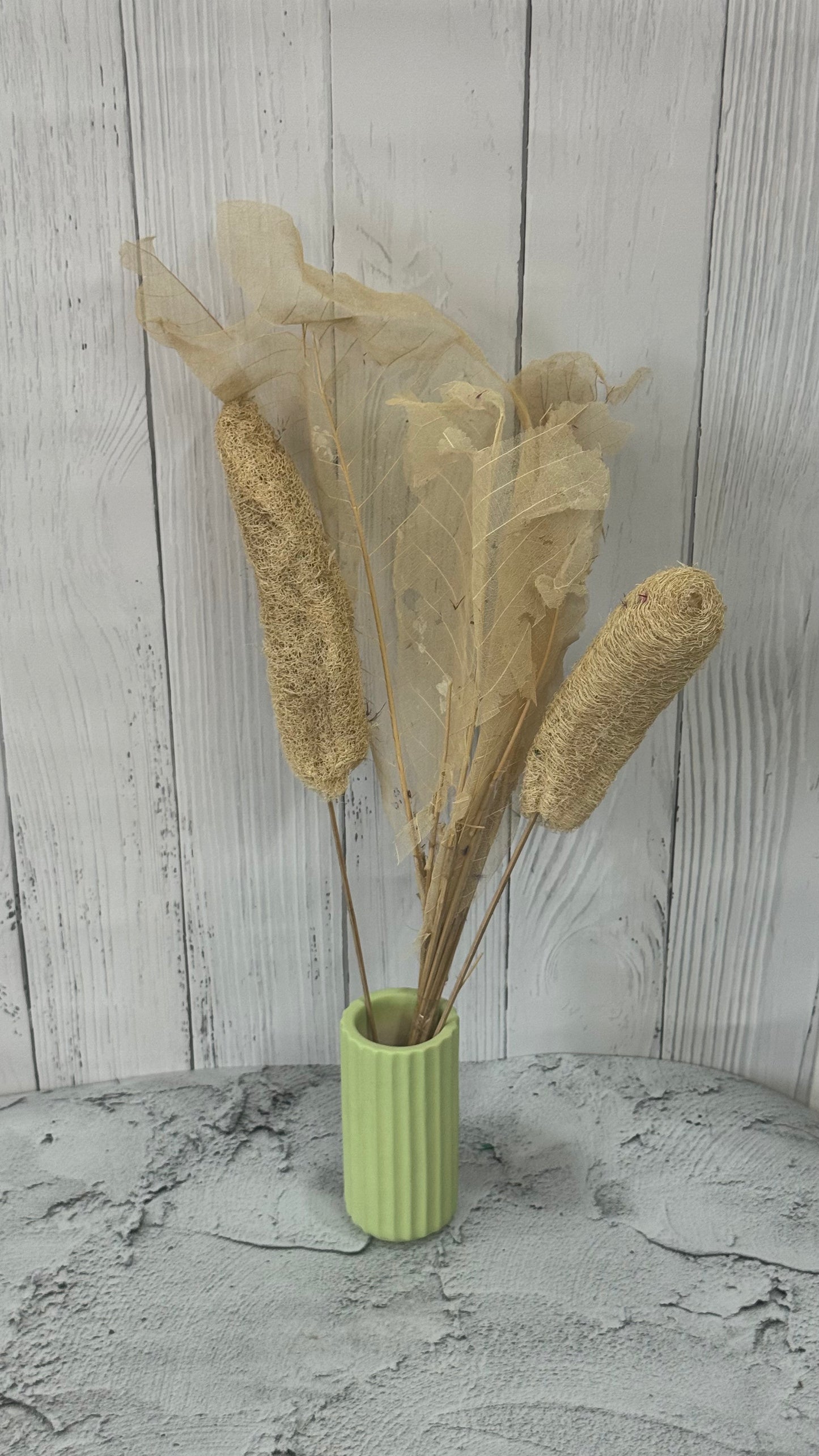 Yubi Sora green Can shaped Vase