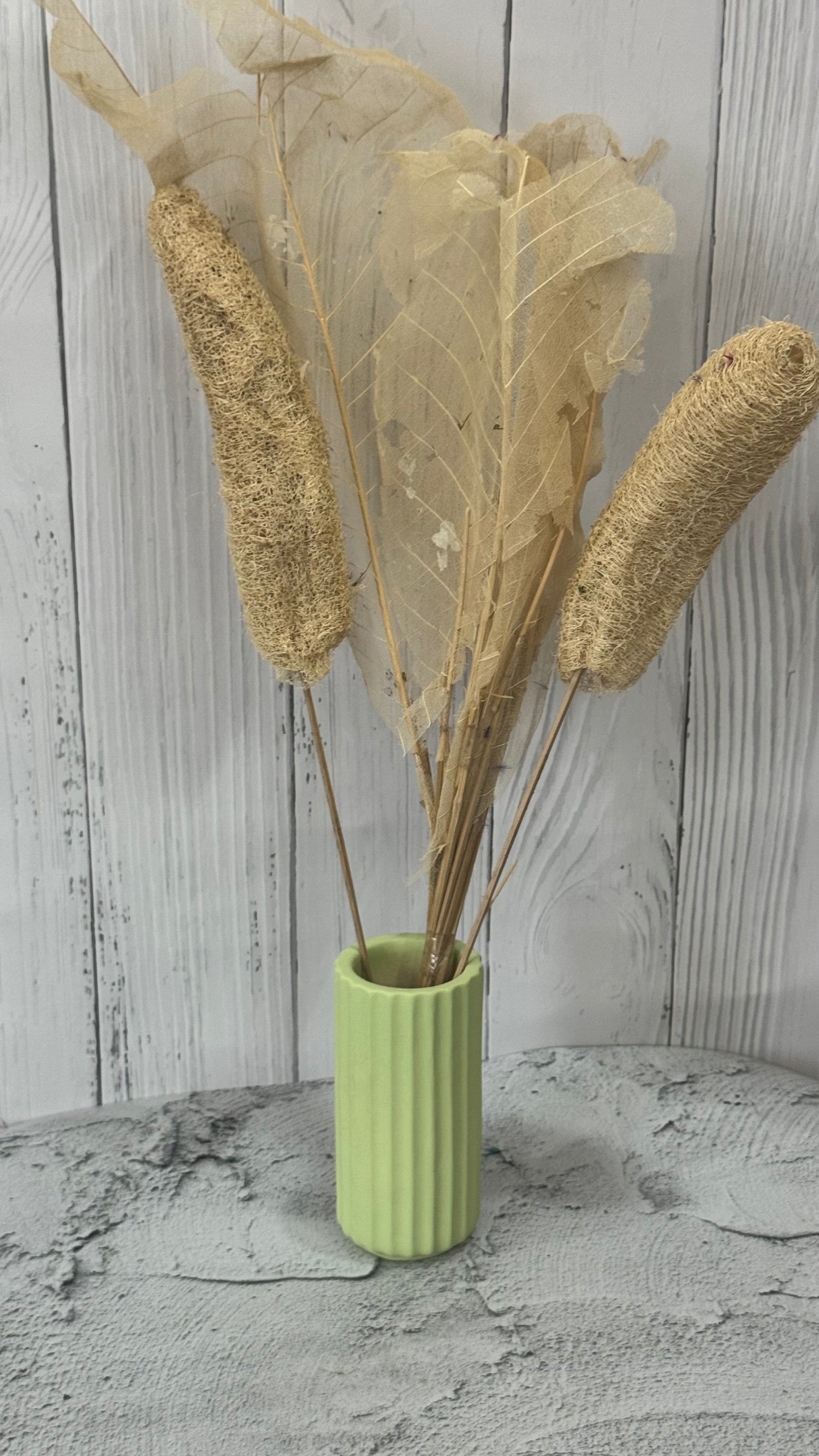 Yubi Sora green Can shaped Vase