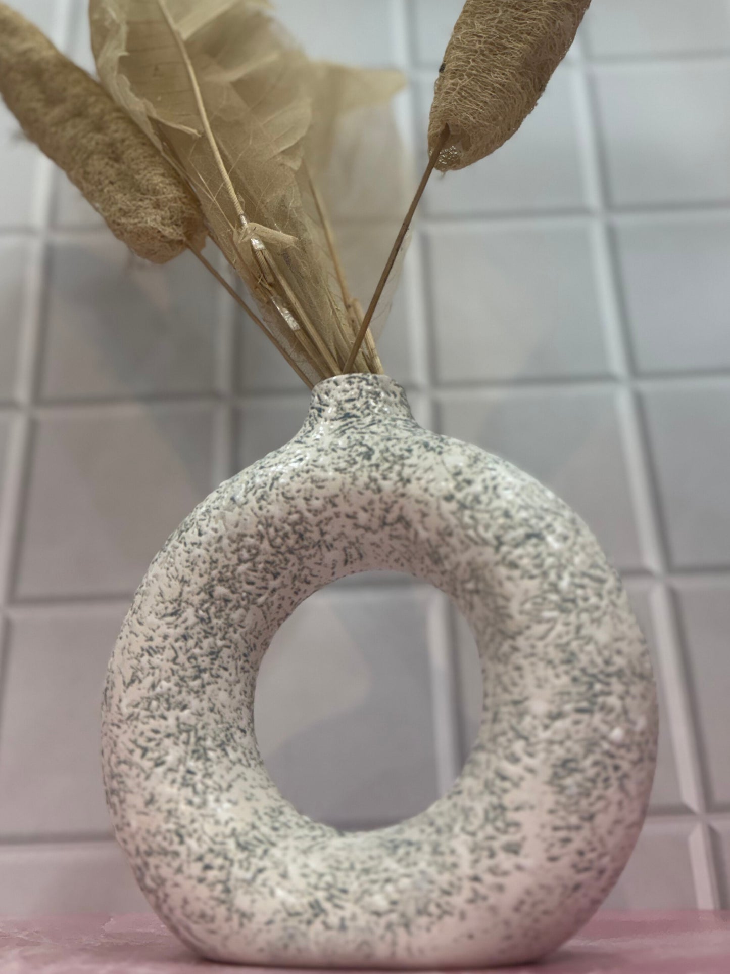 Yubi Sora Ceramic Donut Vase