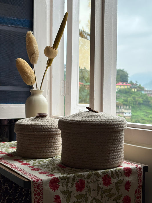 Yubi Sora Beige Jute Basket with Lid