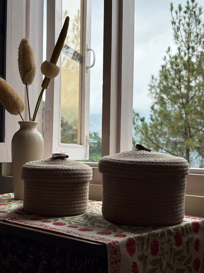 Yubi Sora Beige Jute Basket with Lid