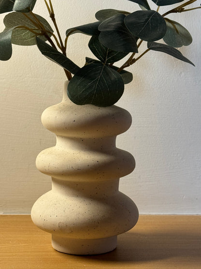 Yubi Sora Ceramics Wave Ring Vase