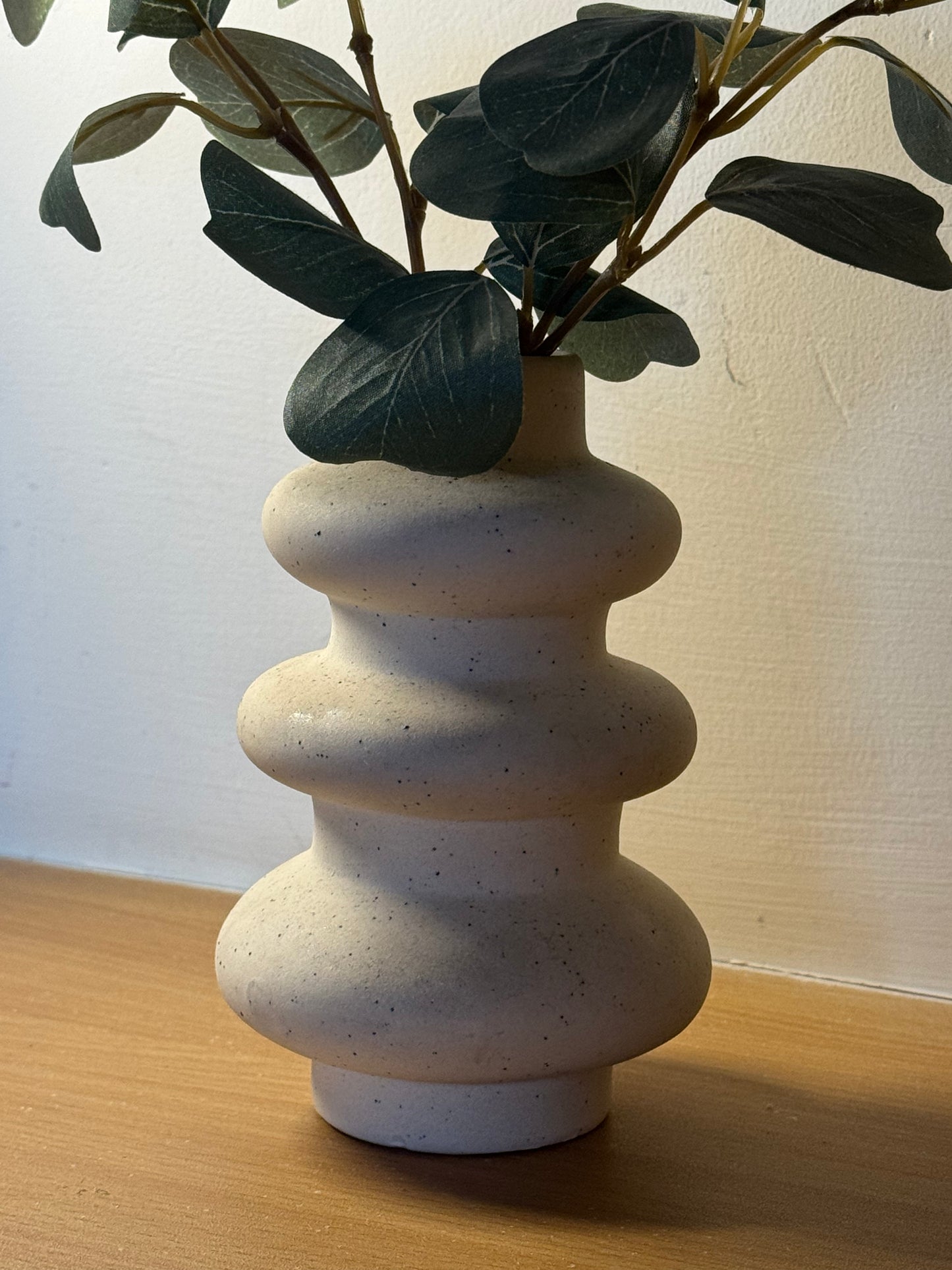 Yubi Sora Ceramics Wave Ring Vase