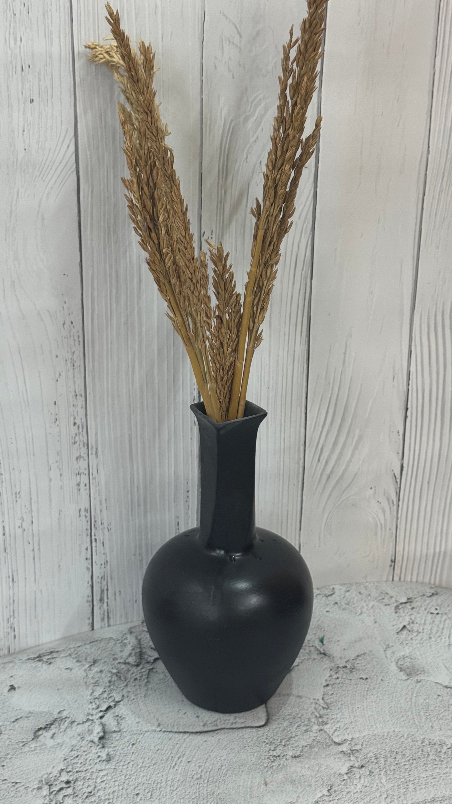 Yubi Sora Black Pot Shaped Vase Matte Finish