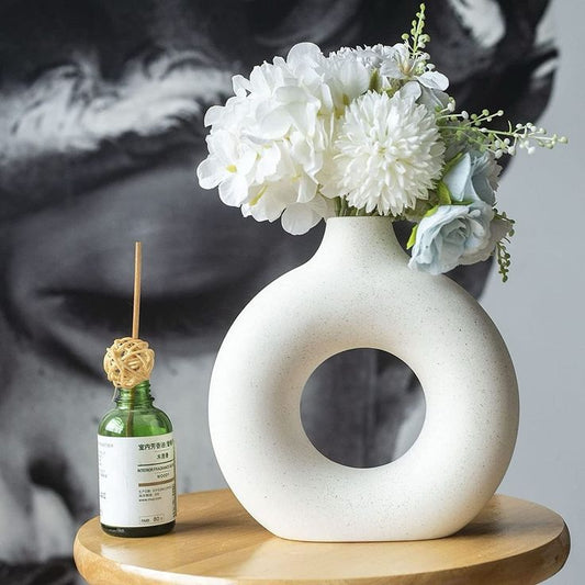 Yubi Sora Donut Vase