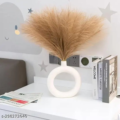 Yubi Sora's faux pampas artificial flowers (Set of 3)
