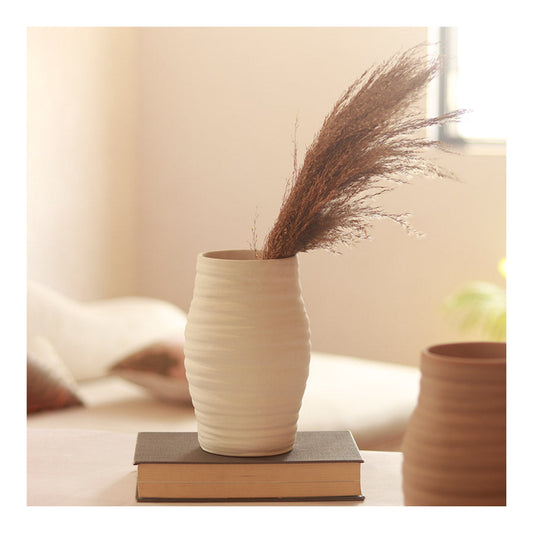 Modern Ginger Vase by Yubi Sora