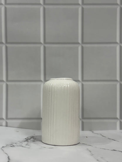 Yubi Sora Ribbed White vase