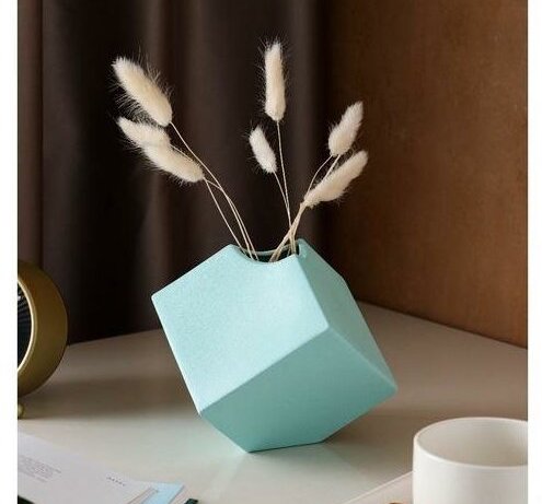 Yubi Sora Square Box Vase