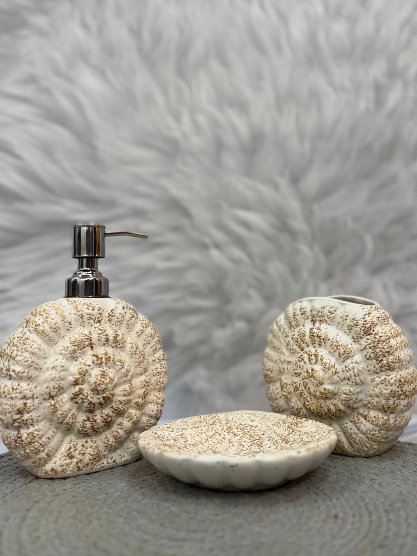 Yubi Sora Soap Dispenser Toothbrush Stand Set
