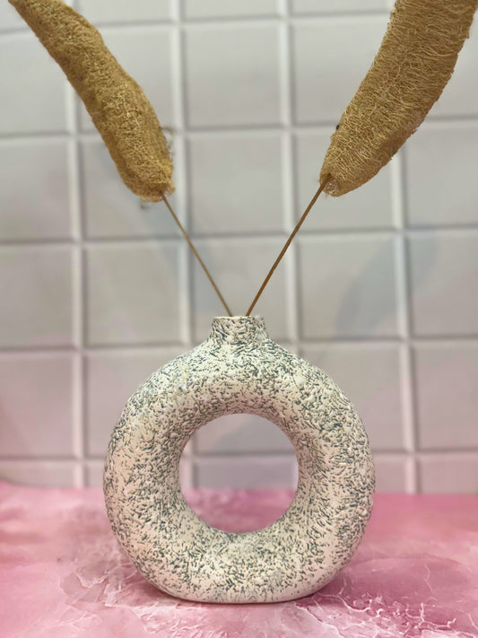 Yubi Sora Ceramic Donut Vase