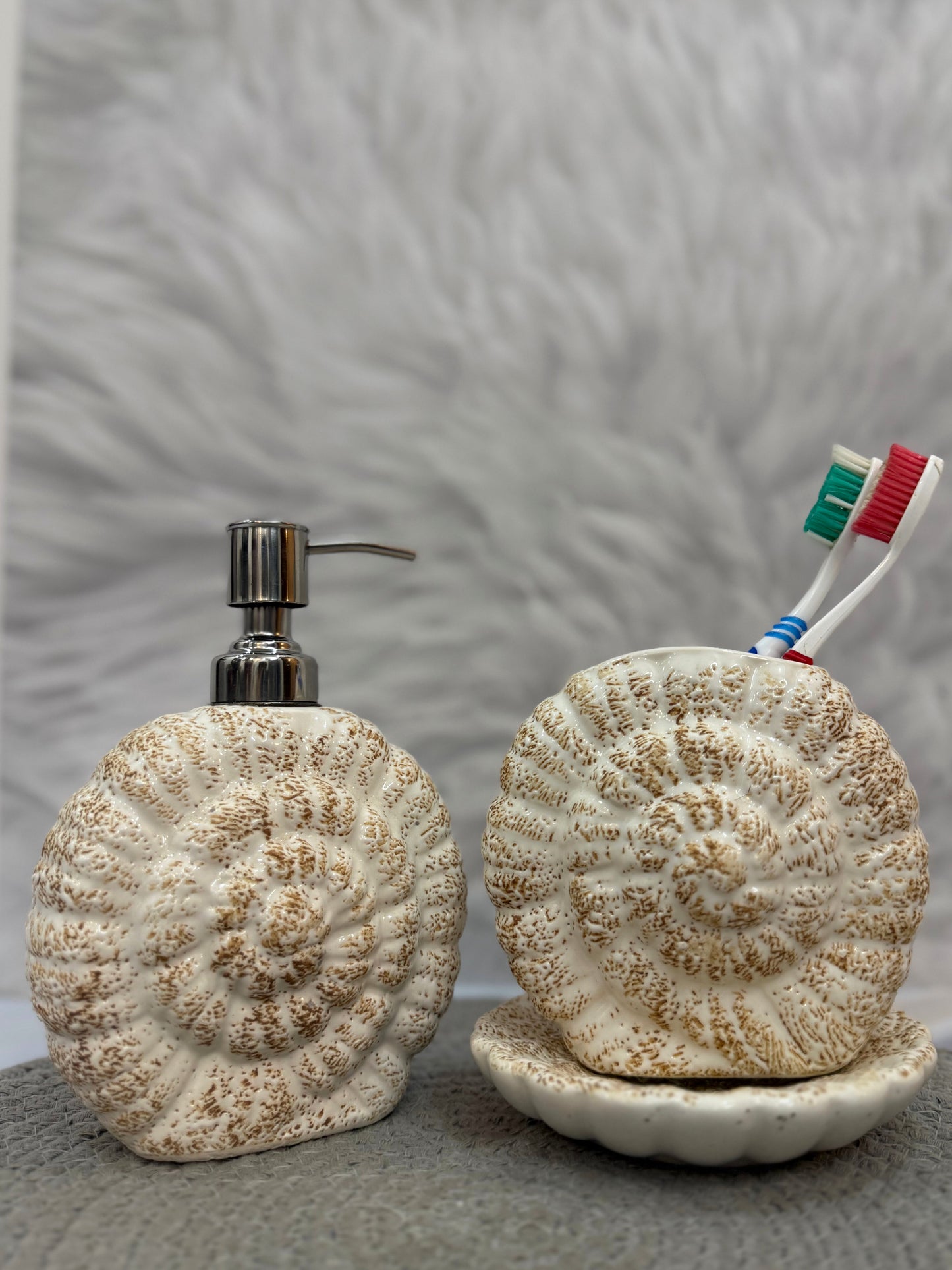 Yubi Sora Soap Dispenser Toothbrush Stand Set