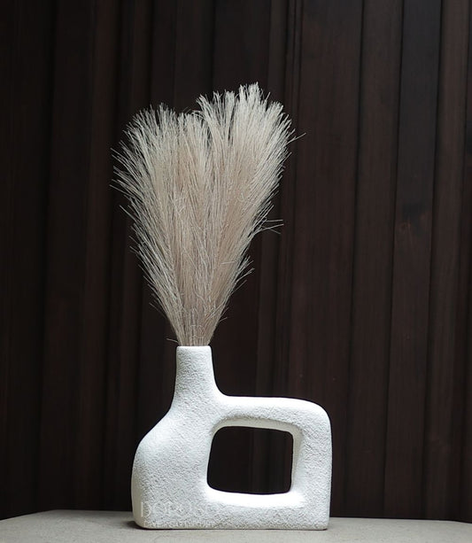 Yubi Sora White Iron Press Vase